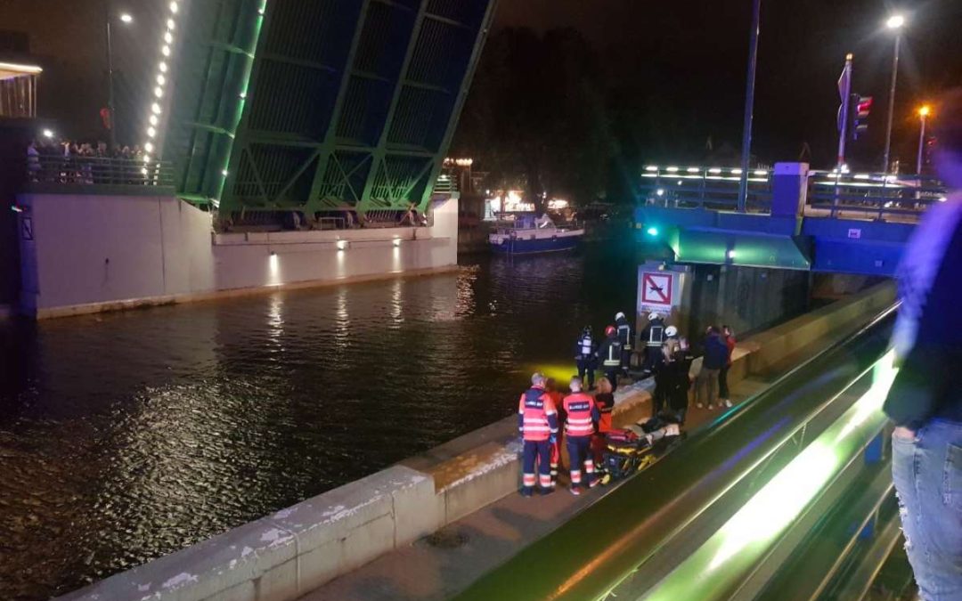 Сегодня ночью в реку упала легковая машина – водитель, гражданин США, погиб