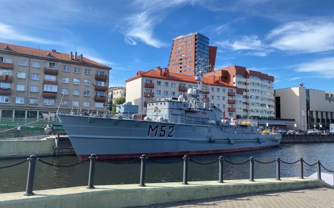 Тральщик „Sūduvis“, иди?.. В Клайпеде запустили петицию – призывают убрать военный корабль подальше от набережной
