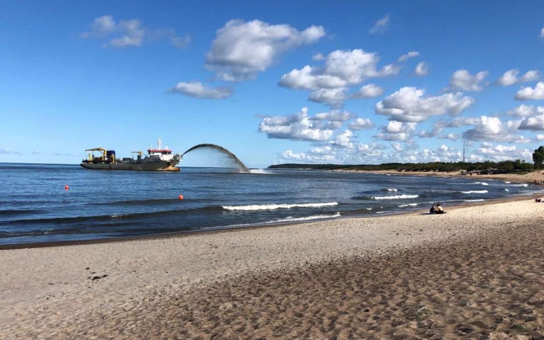 Пляжи Клайпеды пополняют черным загрязненным грунтом? – общественники бьют тревогу