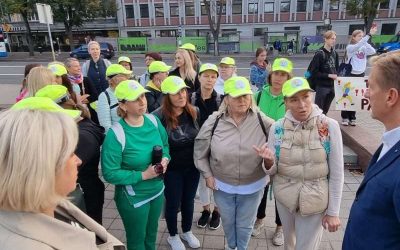 На Вильнюс! Бастующие учителя портового города выдвинулись в пеший поход на столицу